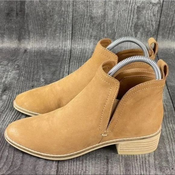 NEW DOLCE VITA Ankle Booties Block Heels Boot Pull Tab Womens Size 6 Almond Toe - Picture 4 of 13